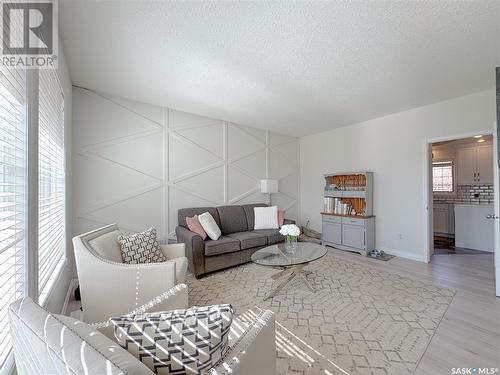 416 Mahon Drive, Prince Albert, SK - Indoor Photo Showing Living Room