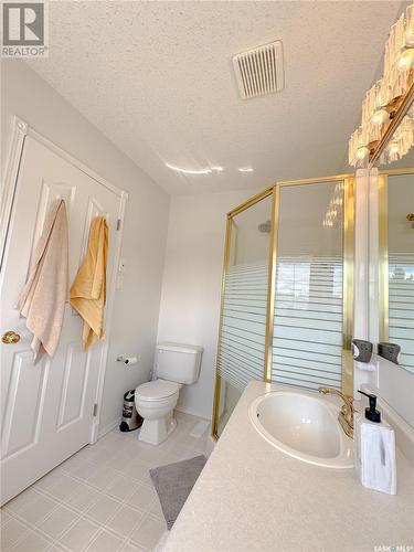 416 Mahon Drive, Prince Albert, SK - Indoor Photo Showing Bathroom