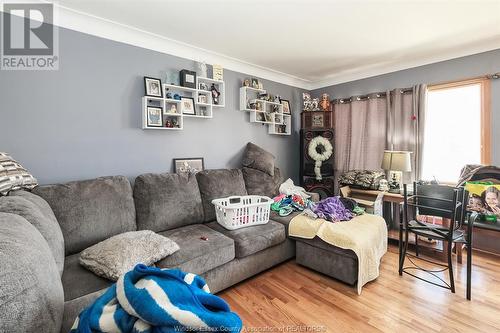 1482-1484 Langlois Avenue, Windsor, ON - Indoor Photo Showing Living Room