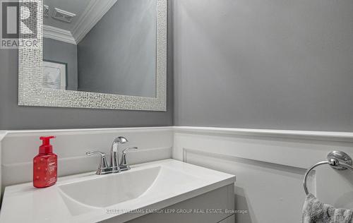 2187 Minsky Pl, Oshawa, ON - Indoor Photo Showing Bathroom