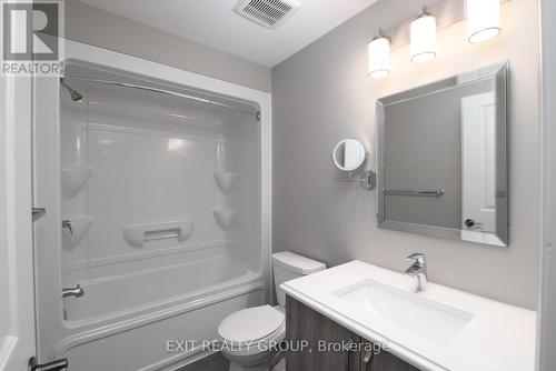 69 Hillside Meadow Drive, Quinte West, ON - Indoor Photo Showing Bathroom