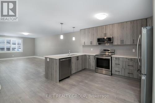 69 Hillside Meadow Drive, Quinte West, ON - Indoor Photo Showing Kitchen With Upgraded Kitchen