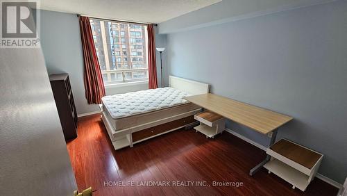 1110 - 633 Bay Street, Toronto, ON - Indoor Photo Showing Bedroom