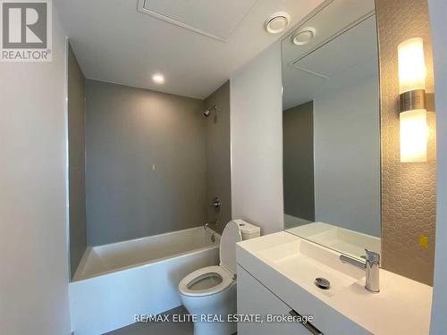 2808 - 33 Helendale Avenue, Toronto, ON - Indoor Photo Showing Bathroom