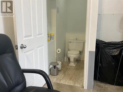 2454 Leisure Road, Blind Bay, BC - Indoor Photo Showing Bathroom