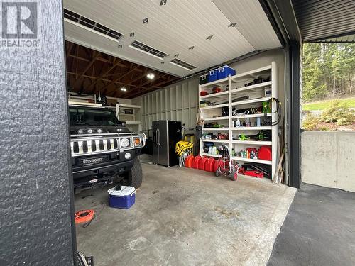 2454 Leisure Road, Blind Bay, BC - Indoor Photo Showing Garage