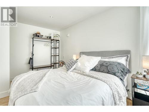 5113 Caldwell Street, Summerland, BC - Indoor Photo Showing Bedroom