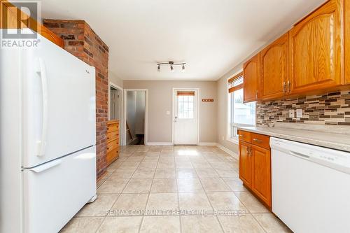 2414 Holt Rd, Clarington, ON - Indoor Photo Showing Kitchen