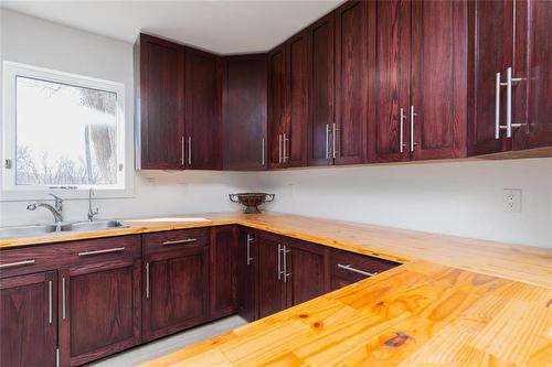 26149 Pr 216 Highway, Grunthal, MB - Indoor Photo Showing Kitchen With Double Sink