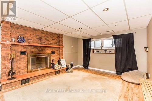 912 Janette St N, Newmarket, ON - Indoor With Fireplace