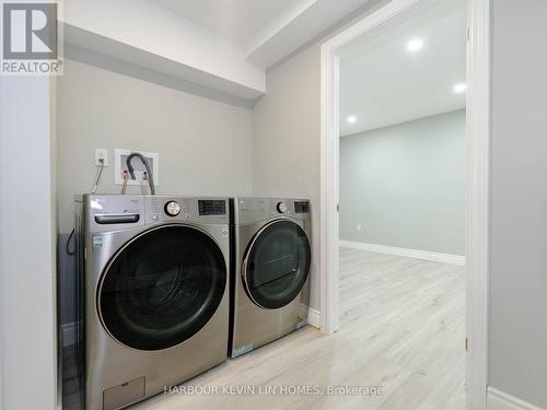 325 Richmond Street, Richmond Hill, ON - Indoor Photo Showing Laundry Room