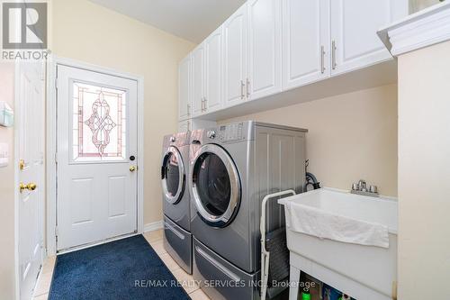 86 Vanderpool Cres N, Brampton, ON - Indoor Photo Showing Laundry Room
