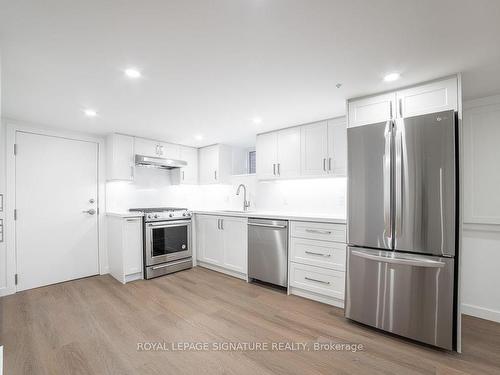 28 Beatrice St, Toronto, ON - Indoor Photo Showing Kitchen With Upgraded Kitchen