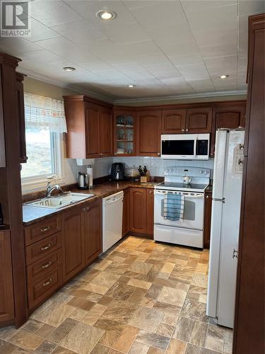 1 Jeans Lane, Change Islands, NL - Indoor Photo Showing Kitchen With Double Sink