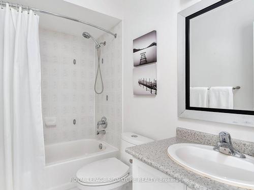 12-10719 Bathurst St, Richmond Hill, ON - Indoor Photo Showing Bathroom