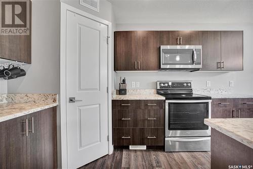 307 Labine Crescent, Saskatoon, SK - Indoor Photo Showing Kitchen