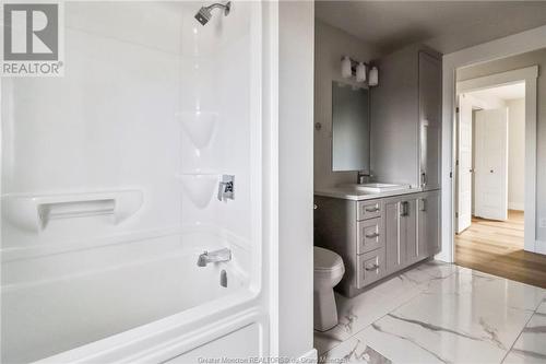 257 Falcon, Moncton, NB - Indoor Photo Showing Bathroom