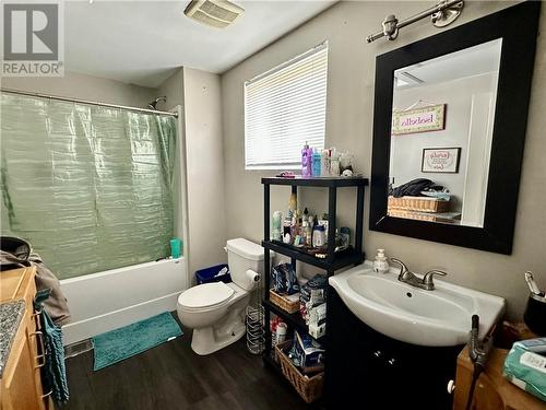275 Whittaker Street, Sudbury, ON - Indoor Photo Showing Bathroom