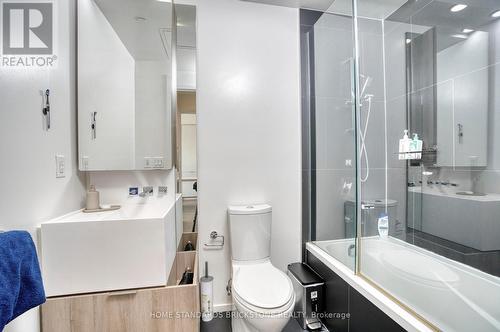 1306 - 1 Bloor Street E, Toronto, ON - Indoor Photo Showing Bathroom