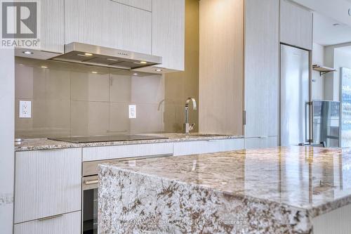 1306 - 1 Bloor Street E, Toronto, ON - Indoor Photo Showing Kitchen