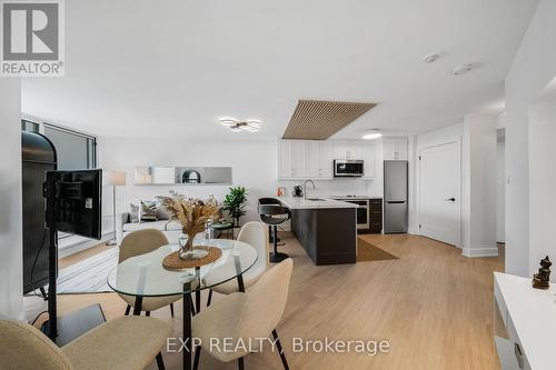 #1905 -77 Maitland Pl, Toronto, ON - Indoor Photo Showing Dining Room