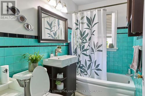 26 Highway Ave, London, ON - Indoor Photo Showing Bathroom