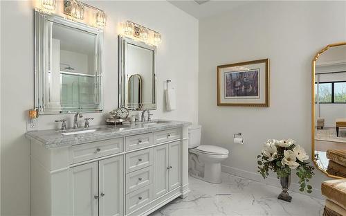 102 3400 Mcdonald Avenue, Brandon, MB - Indoor Photo Showing Bathroom