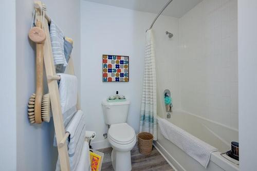 100 Garment Street|Unit #1303, Kitchener, ON - Indoor Photo Showing Bathroom