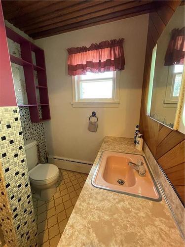 108 Heyes Street, Swan River, MB - Indoor Photo Showing Bathroom