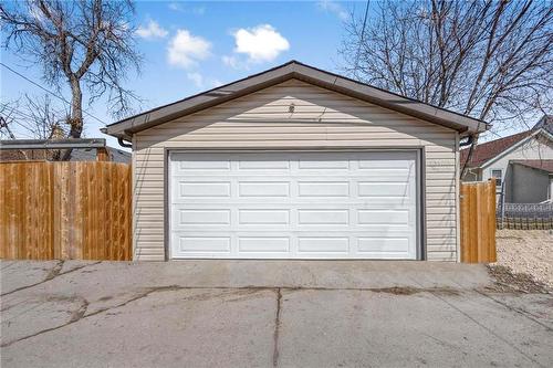 630 Boyd Avenue, Winnipeg, MB - Outdoor With Exterior