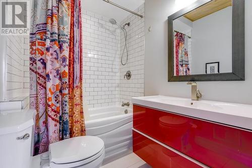 517 Fifth Street E, Cornwall, ON - Indoor Photo Showing Bathroom