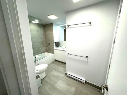Bathroom - 802-1320 Rue Olier, Montréal (Le Sud-Ouest), QC - Indoor Photo Showing Bathroom