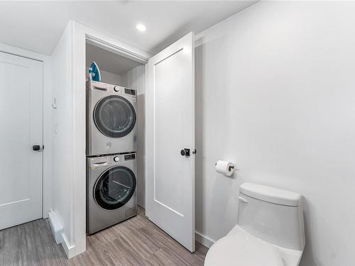 101-562 Yates St, Victoria, BC - Indoor Photo Showing Laundry Room