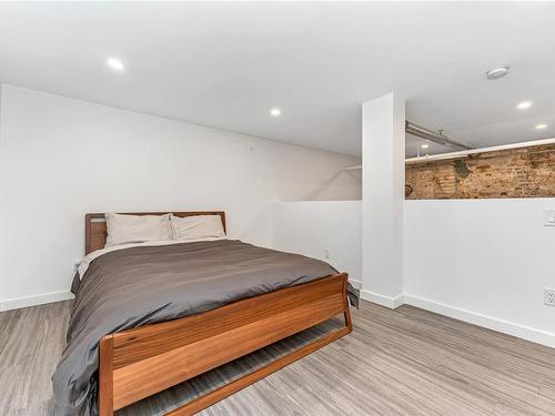 101-562 Yates St, Victoria, BC - Indoor Photo Showing Bedroom