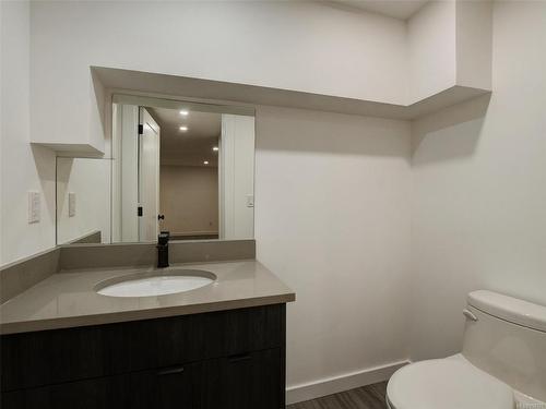 101-562 Yates St, Victoria, BC - Indoor Photo Showing Bathroom