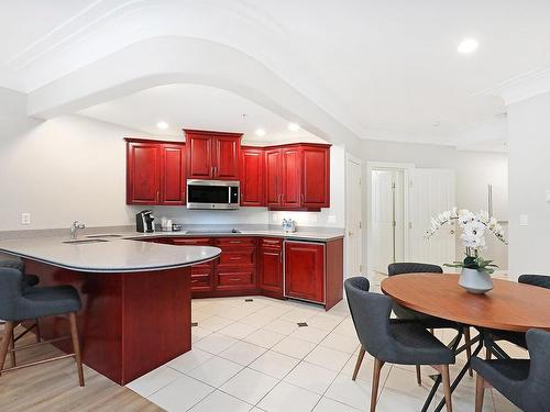 307/308D-366 Clubhouse Dr, Courtenay, BC - Indoor Photo Showing Kitchen