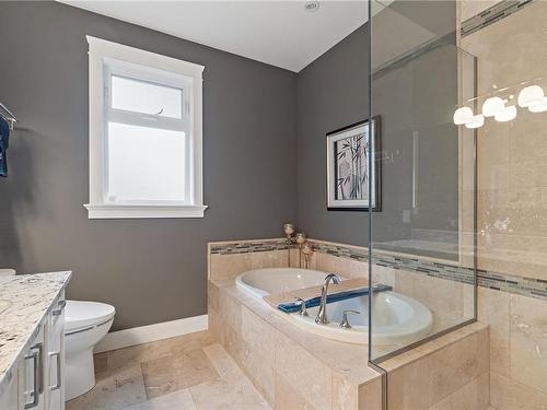 1455 Cimarron Crt, Parksville, BC - Indoor Photo Showing Bathroom