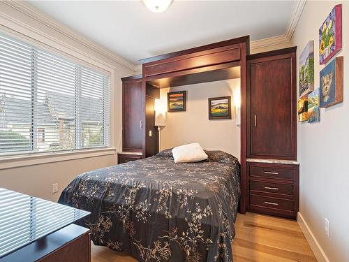 1455 Cimarron Crt, Parksville, BC - Indoor Photo Showing Bedroom