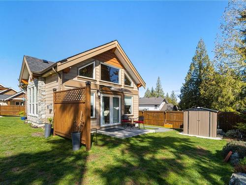 1455 Cimarron Crt, Parksville, BC - Outdoor With Backyard