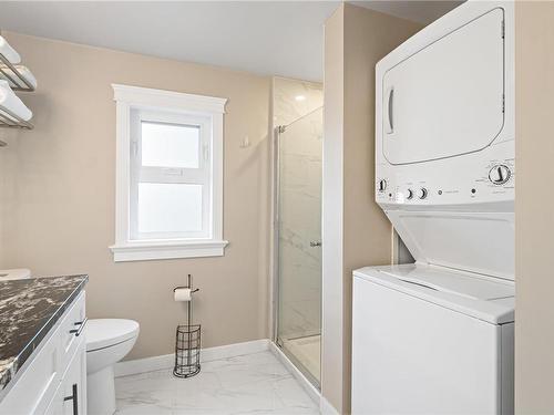 1455 Cimarron Crt, Parksville, BC - Indoor Photo Showing Laundry Room