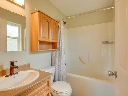 1865 St. Jacques Blvd, Ucluelet, BC - Indoor Photo Showing Bathroom