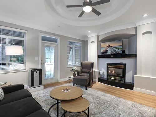 907/908A-366 Clubhouse Dr, Courtenay, BC - Indoor Photo Showing Living Room With Fireplace