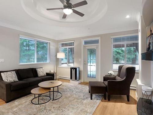 907/908A-366 Clubhouse Dr, Courtenay, BC - Indoor Photo Showing Living Room