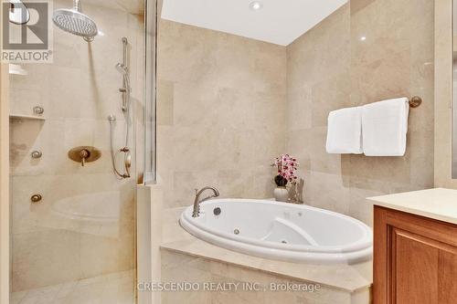 704C - 662 Sheppard Avenue E, Toronto, ON - Indoor Photo Showing Bathroom