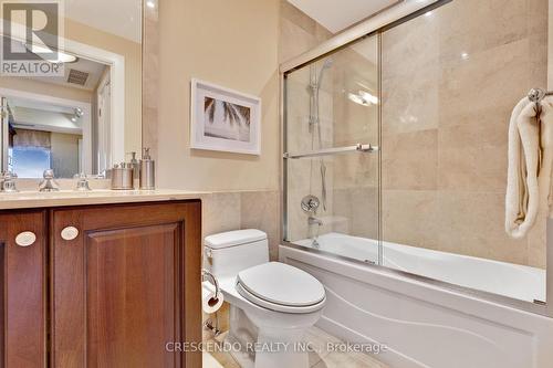 704C - 662 Sheppard Avenue E, Toronto, ON - Indoor Photo Showing Bathroom