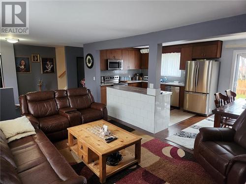 28 Milliken, Elliot Lake, ON - Indoor Photo Showing Living Room