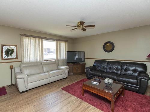 280 Sherwood Drive, Thunder Bay, ON - Indoor Photo Showing Living Room