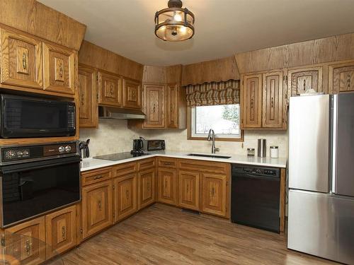 280 Sherwood Drive, Thunder Bay, ON - Indoor Photo Showing Kitchen