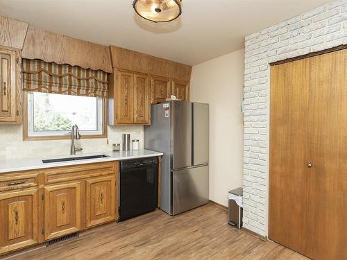 280 Sherwood Drive, Thunder Bay, ON - Indoor Photo Showing Kitchen