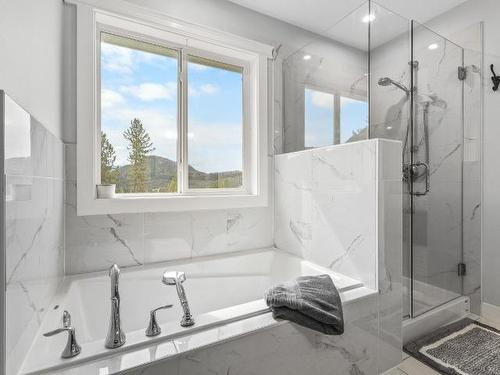 900 Harvie Rd, Barriere, BC - Indoor Photo Showing Bathroom